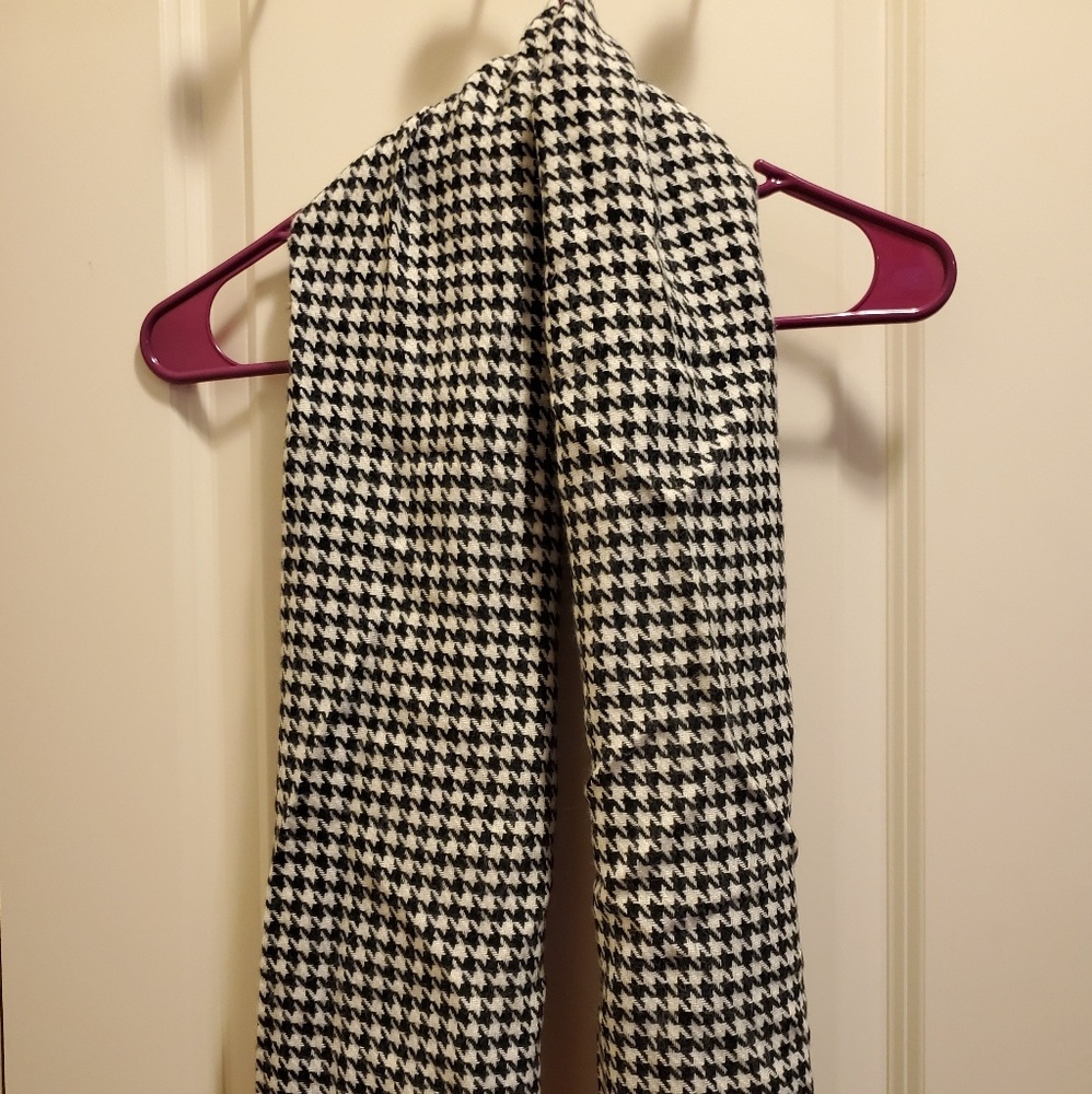Houndstooth Scarf